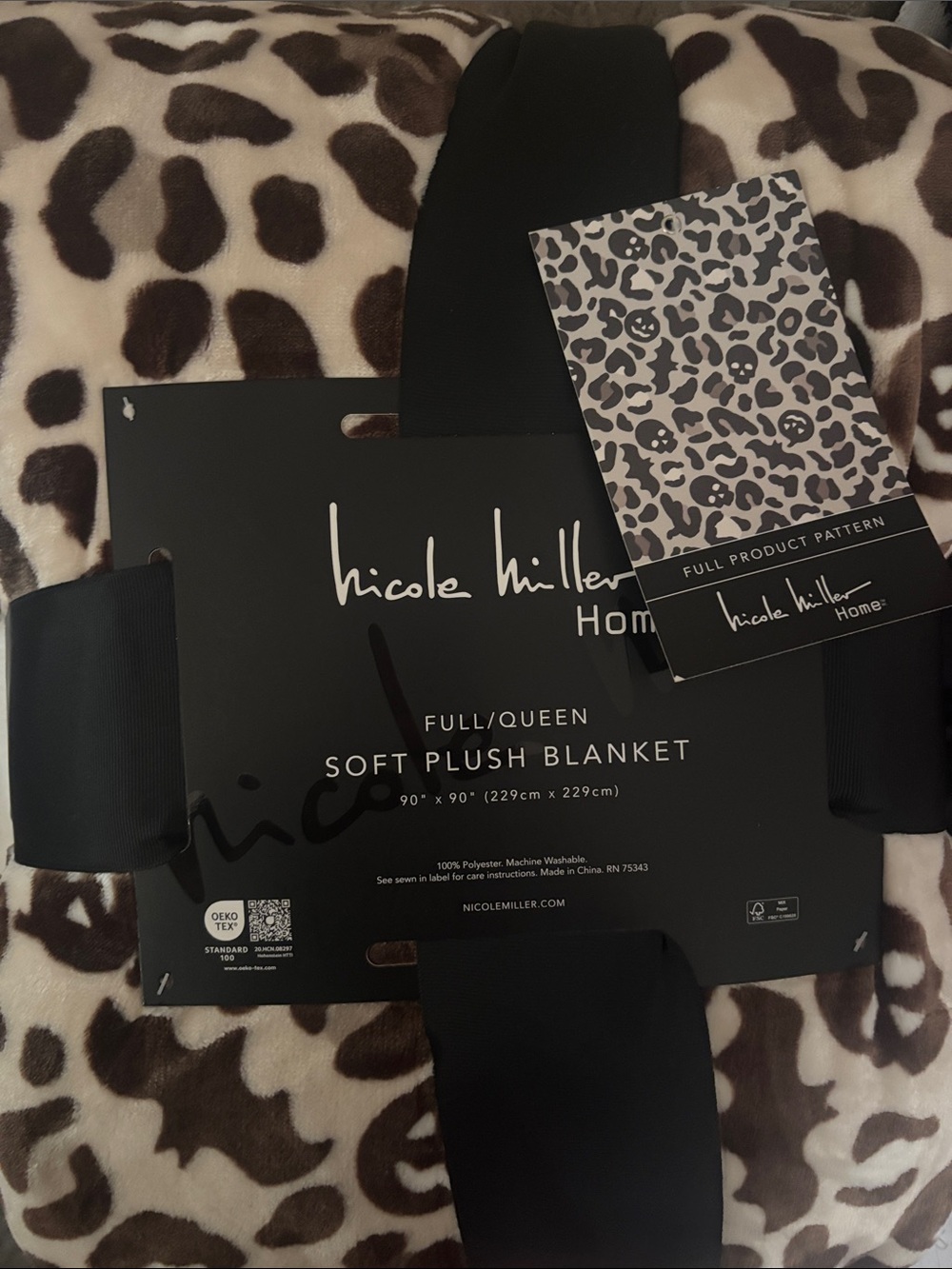 Viral Halloween Nicole Miller skull & bat Plush Leopard-Print Throw in Brown